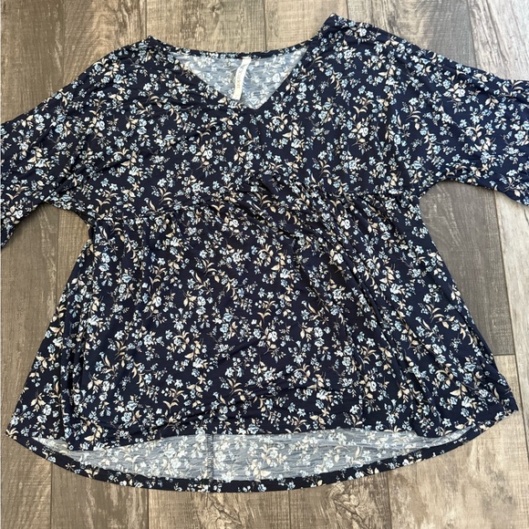 Elegant Navy Floral Women's Blouse - Picture 1 of 2